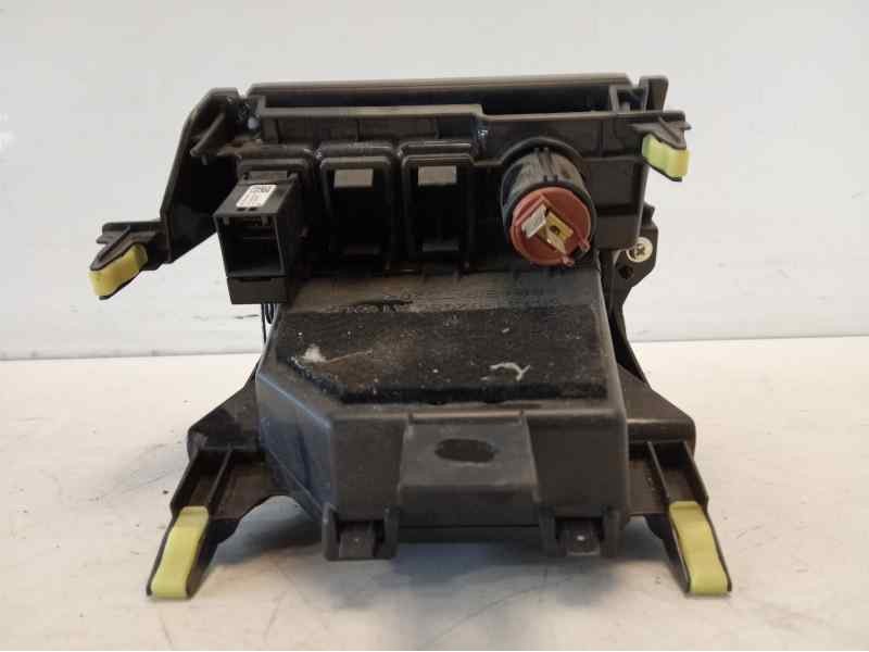 Recambio de cenicero para toyota auris 1.2 16v turbo cat referencia OEM IAM 5543102060  