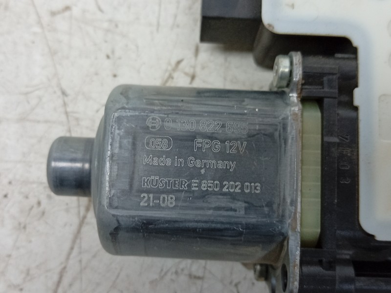 Recambio de motor elevalunas trasero izquierdo para volkswagen t-roc (a11, d11) 1.0 tsi referencia OEM IAM 0130822695 5Q0959407D