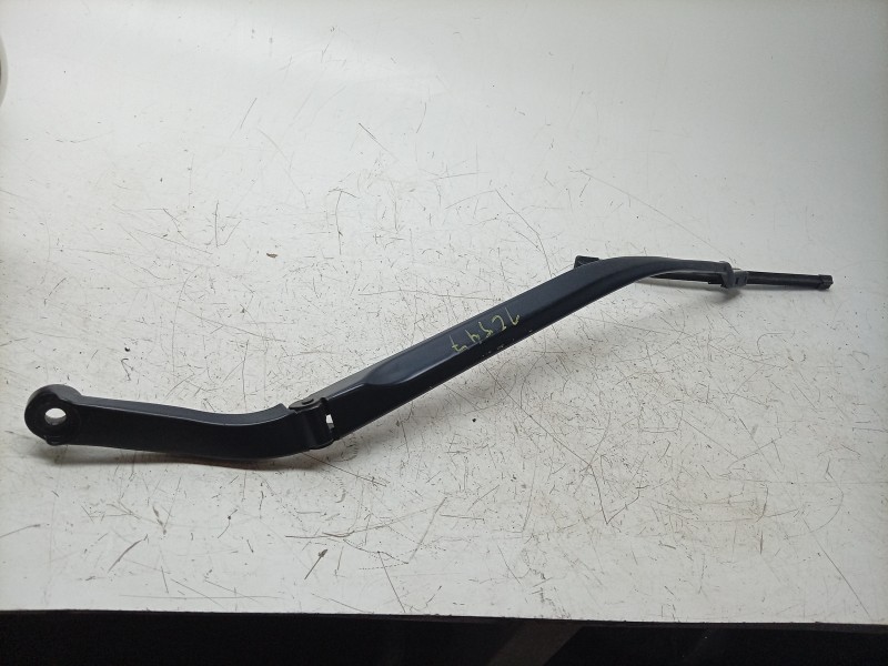 Recambio de brazo limpia delantero derecho para maserati ghibli iii (m157) 3.0 s q4 referencia OEM IAM  670001642 
