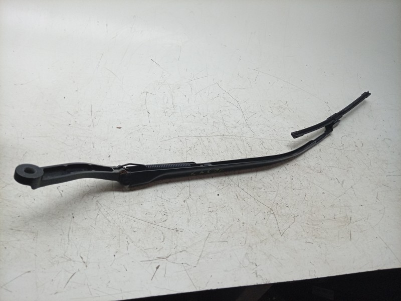 Recambio de brazo limpia delantero derecho para maserati ghibli iii (m157) 3.0 s q4 referencia OEM IAM  670001642 