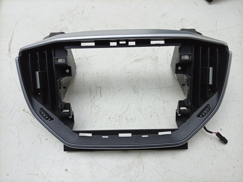 Recambio de aireador central para maserati ghibli iii (m157) 3.0 s q4 referencia OEM IAM  670168345 