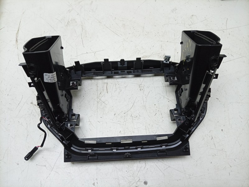 Recambio de aireador central para maserati ghibli iii (m157) 3.0 s q4 referencia OEM IAM  670168345 