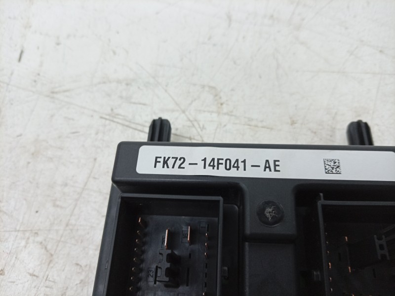 Recambio de caja reles / fusibles para land rover discovery sport (l550) 2.0 d 4x4 referencia OEM IAM  FK7214F041AE 