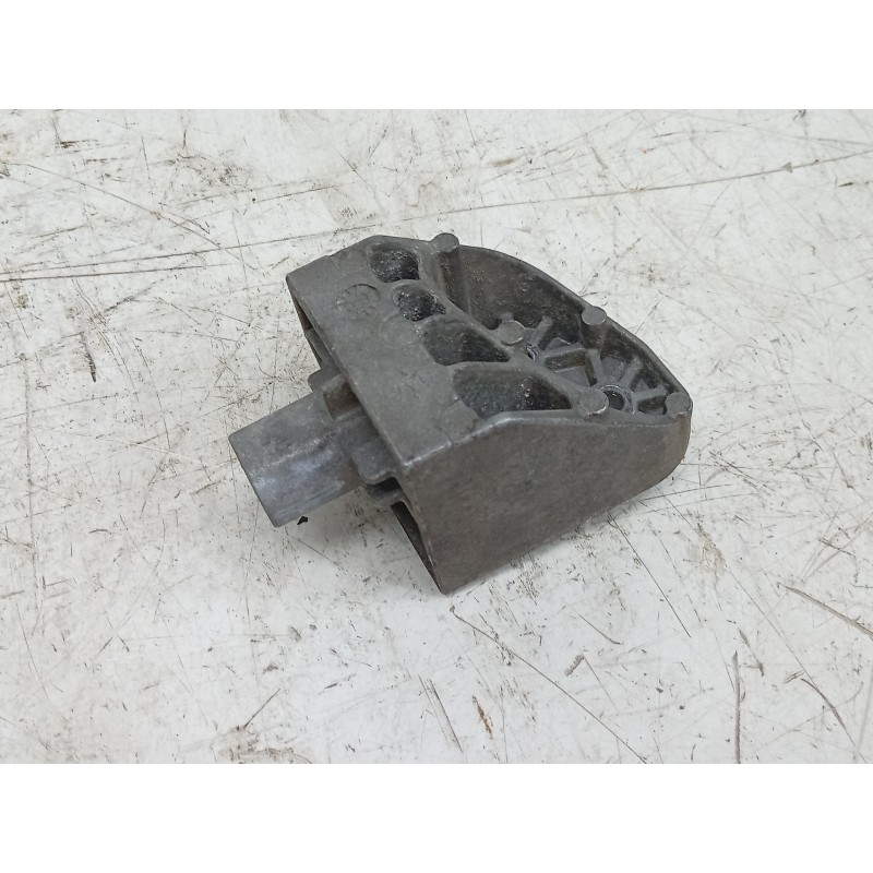 Recambio de soporte radiador para maserati ghibli iii (m157) 3.0 s q4 referencia OEM IAM  670001324 