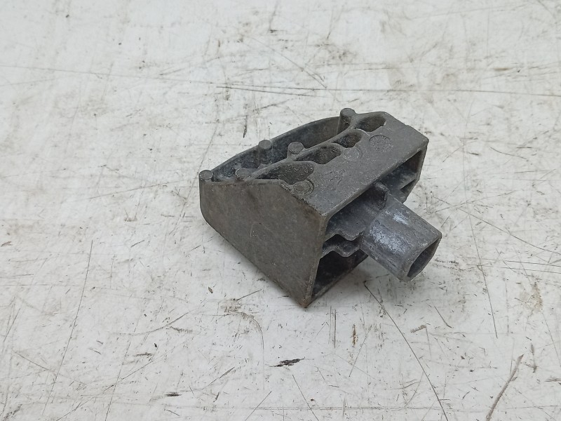 Recambio de soporte radiador para maserati ghibli iii (m157) 3.0 s q4 referencia OEM IAM  670001324 