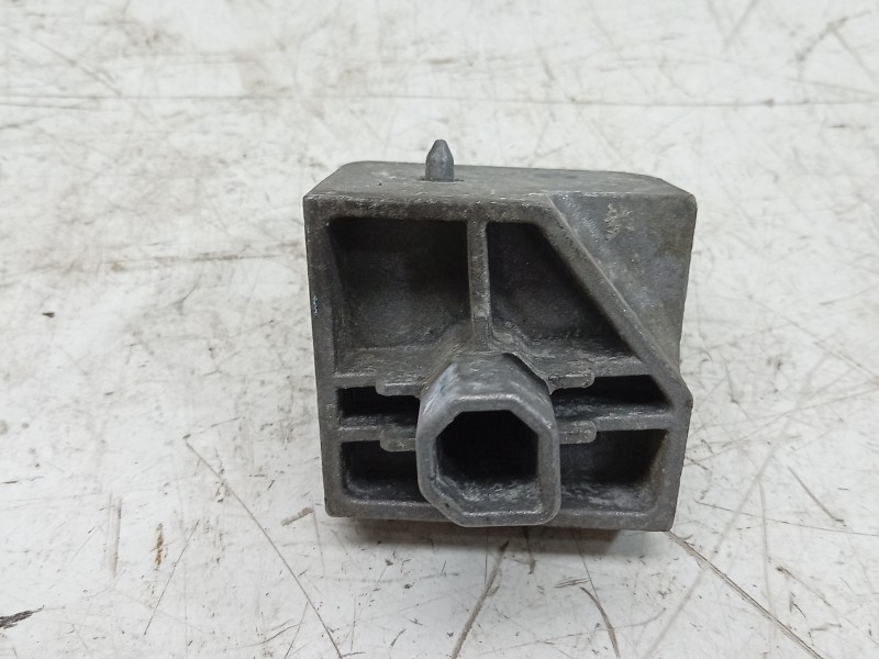 Recambio de soporte radiador para maserati ghibli iii (m157) 3.0 s q4 referencia OEM IAM  670001324 