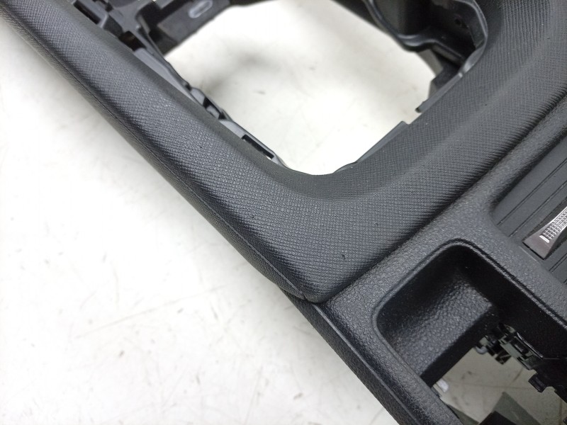 Recambio de consola central para skoda octavia iv (nx3, nn3, pv3) 2.0 tdi referencia OEM IAM  5E4863241A 