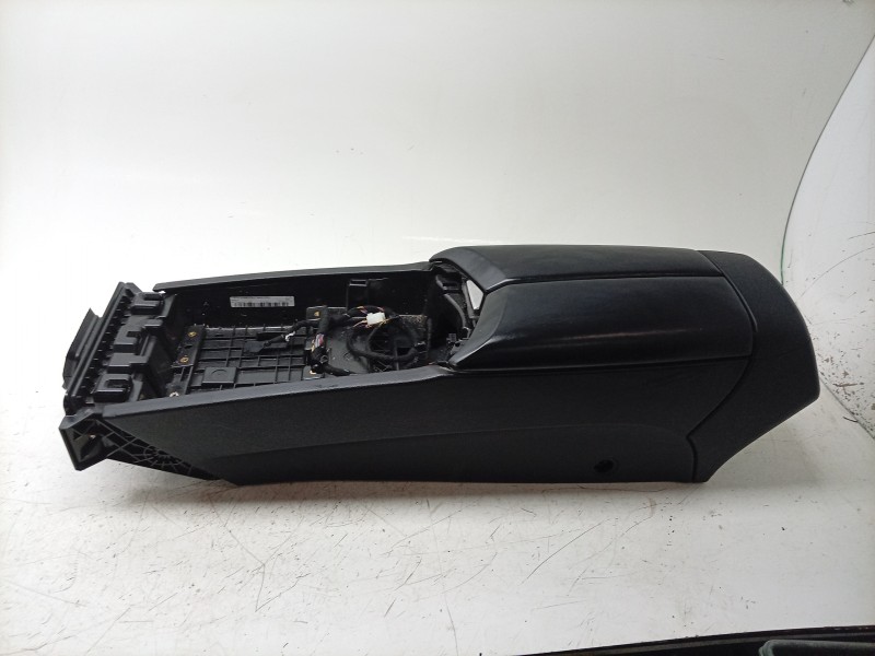 Recambio de apoyabrazos central para maserati ghibli iii (m157) 3.0 s q4 referencia OEM IAM  105088372C 