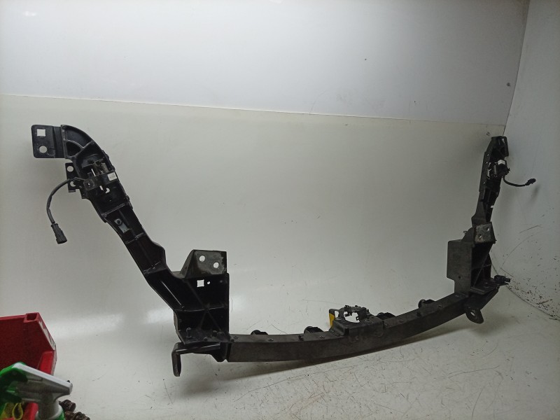 Recambio de refuerzo paragolpes delantero para maserati ghibli iii (m157) 3.0 s q4 referencia OEM IAM  673008133 