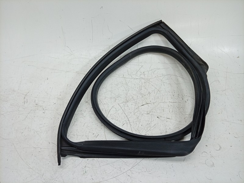 Recambio de gomas contorno puerta para maserati ghibli iii (m157) 3.0 s q4 referencia OEM IAM  670009892 