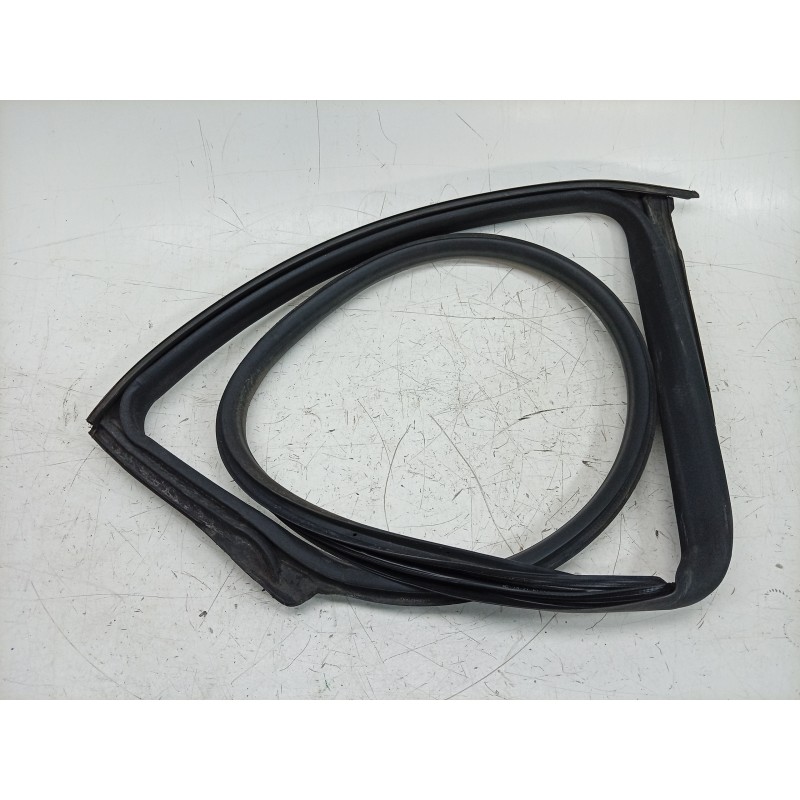 Recambio de gomas contorno puerta para maserati ghibli iii (m157) 3.0 s q4 referencia OEM IAM  670037335 