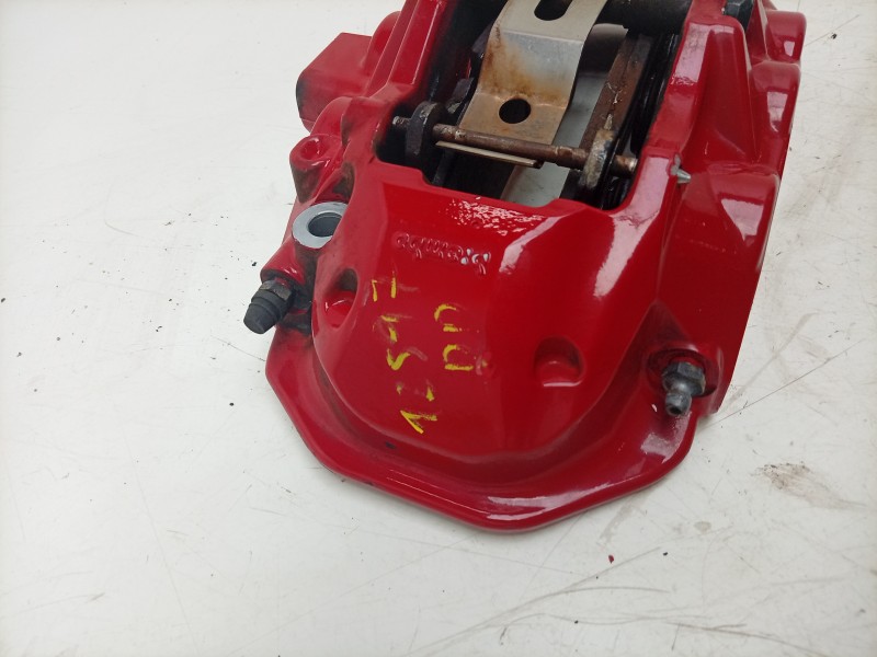 Recambio de pinza de freno delantera derecha para maserati ghibli iii (m157) 3.0 s q4 referencia OEM IAM  670156012 