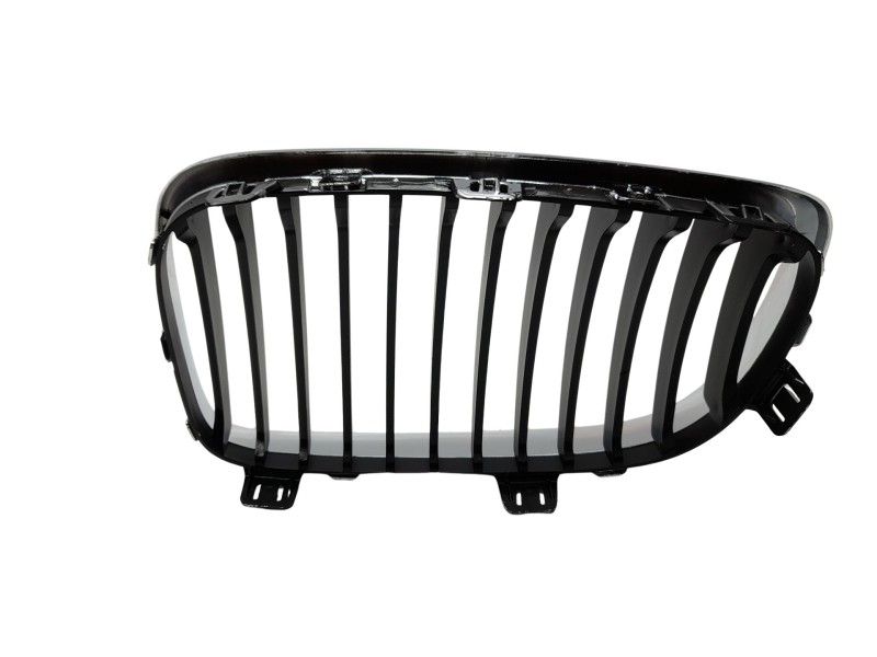Recambio de rejilla delantera para bmw serie 1 berlina (e81/e87) referencia OEM IAM  51137179656 107061319/2181504/BM1212023