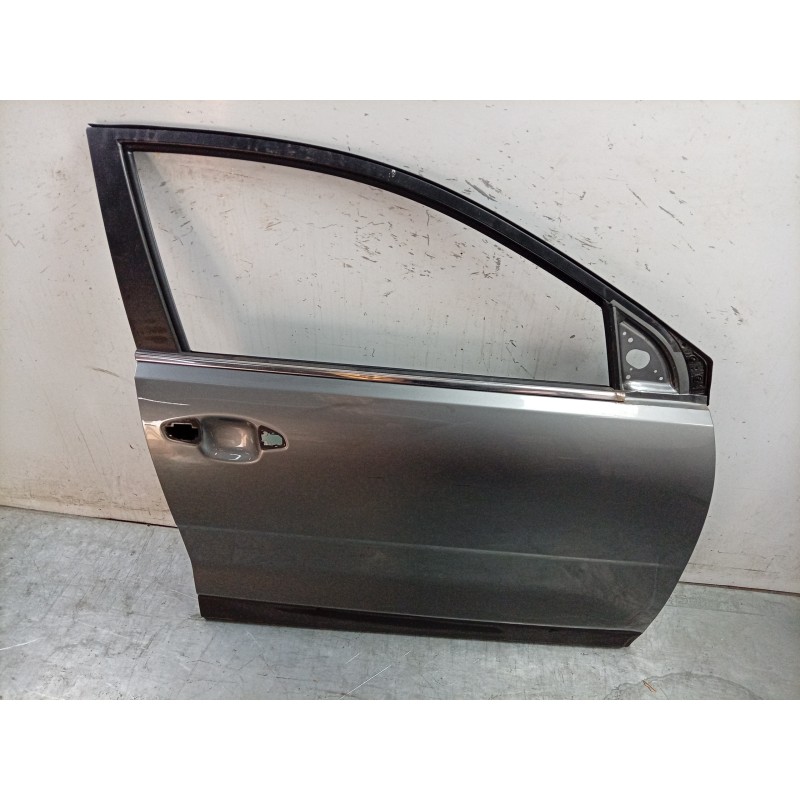 Recambio de puerta delantera derecha para kia stonic (yb) 1.0 t-gdi eco-dynamics+ referencia OEM IAM  76004H8401 