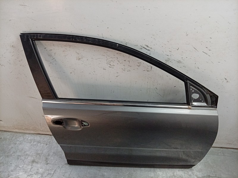 Recambio de puerta delantera derecha para kia stonic (yb) 1.0 t-gdi eco-dynamics+ referencia OEM IAM  76004H8401 