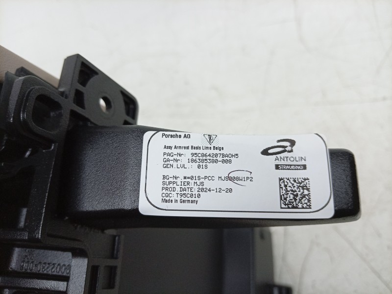 Recambio de apoyabrazos central para porsche macan (xab) 4 electric (xabbb1, xabfd1) referencia OEM IAM  95C864207BABLK 