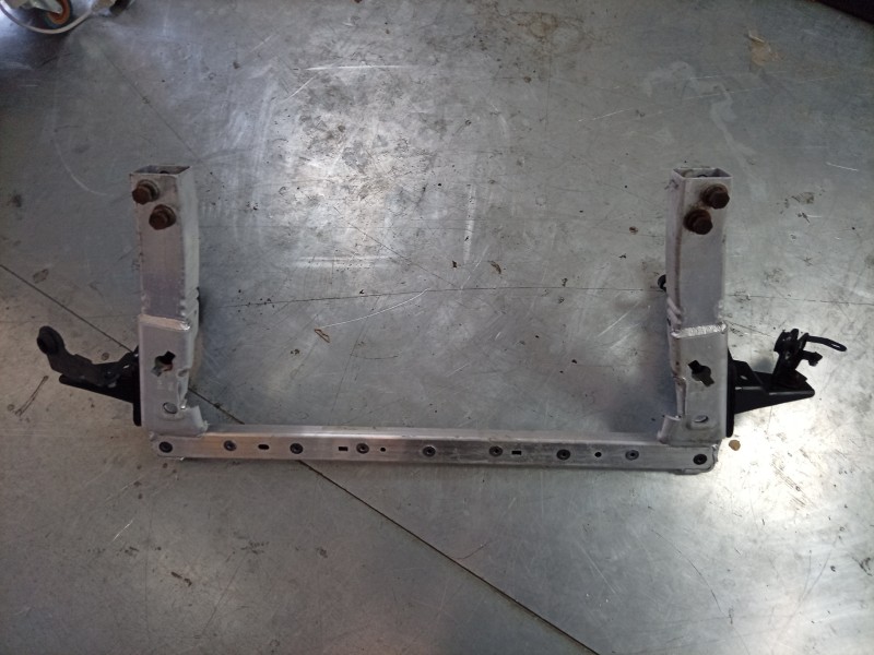 Recambio de travesaño inferior para maserati ghibli iii (m157) 3.0 s q4 referencia OEM IAM  670009989 