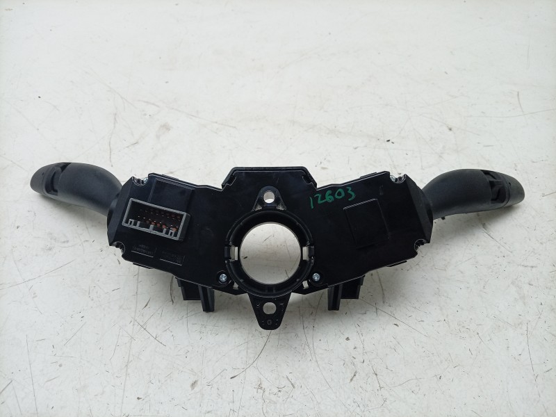 Recambio de mando multifuncion para kia stonic (yb) 1.0 t-gdi eco-dynamics+ referencia OEM IAM  93404D4962 