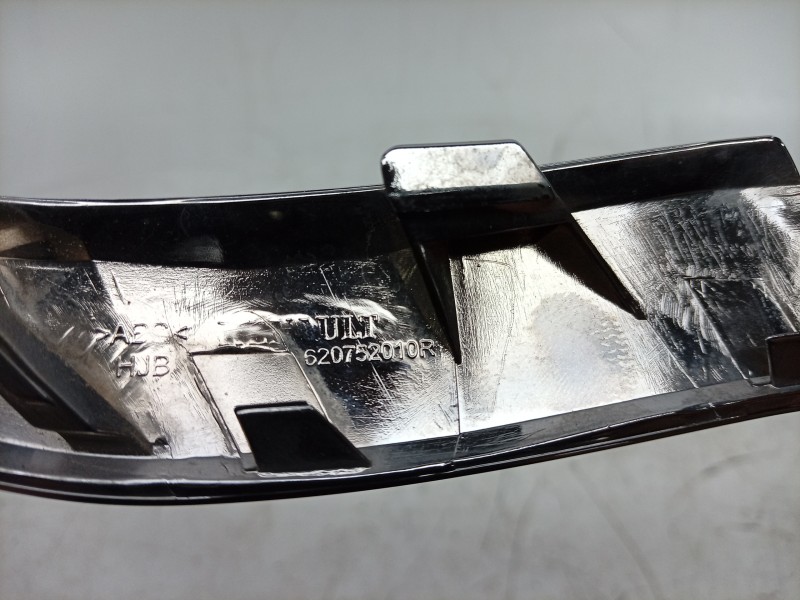 Recambio de moldura bajo faro izquierdo para renault captur ii (hf_) 1.0 tce 90 eco-g (hfm6) referencia OEM IAM  620752010R 
