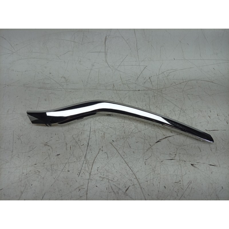 Recambio de moldura bajo faro derecho para renault captur ii (hf_) 1.0 tce 90 eco-g (hfm6) referencia OEM IAM  620747303R 