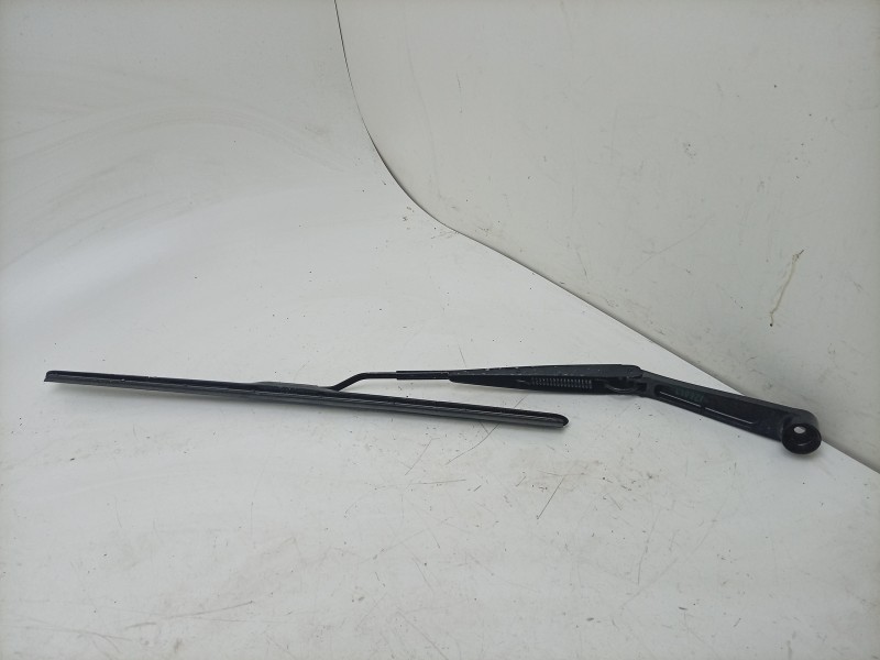 Recambio de brazo limpia delantero izquierdo para kia stonic (yb) 1.0 t-gdi eco-dynamics+ referencia OEM IAM  98311H8000 