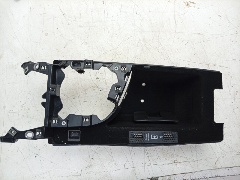 Recambio de moldura para porsche taycan (y1a) 4s referencia OEM IAM  1566379 