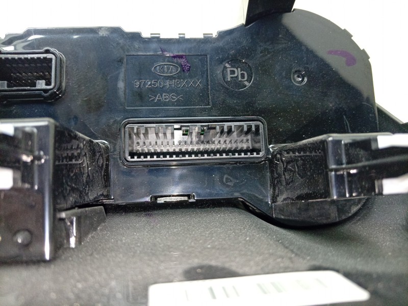 Recambio de mando climatizador para kia stonic (yb) 1.0 t-gdi eco-dynamics+ referencia OEM IAM  97250H8CA0 
