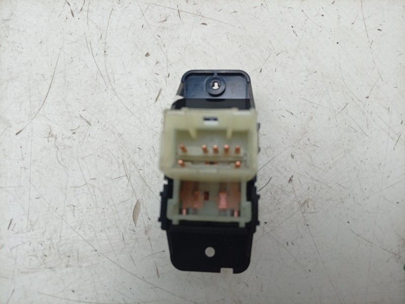 Recambio de mando elevalunas trasero izquierdo para kia stonic (yb) 1.0 t-gdi eco-dynamics+ referencia OEM IAM  93580H8000 