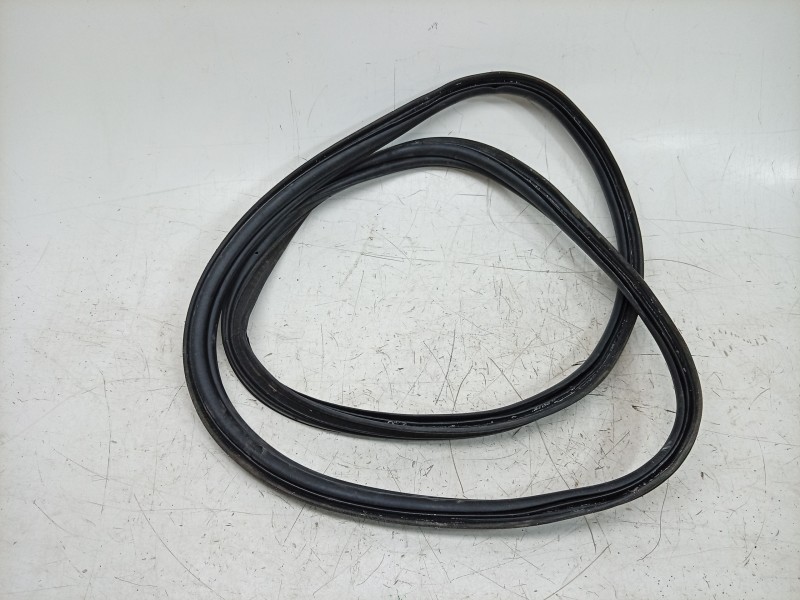 Recambio de gomas contorno puerta para maserati ghibli iii (m157) 3.0 s q4 referencia OEM IAM  670033871 