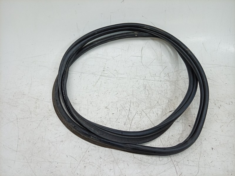 Recambio de gomas contorno puerta para maserati ghibli iii (m157) 3.0 s q4 referencia OEM IAM  670033871 