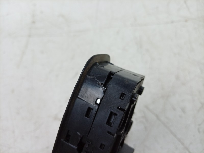 Recambio de mando elevalunas delantero izquierdo para renault clio v (b7_) tce 90 (b7mt) referencia OEM IAM 254107080R 254102693