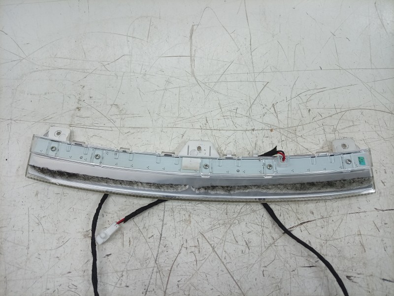 Recambio de luz central de freno para maserati ghibli iii (m157) 3.0 s q4 referencia OEM IAM  670008130 