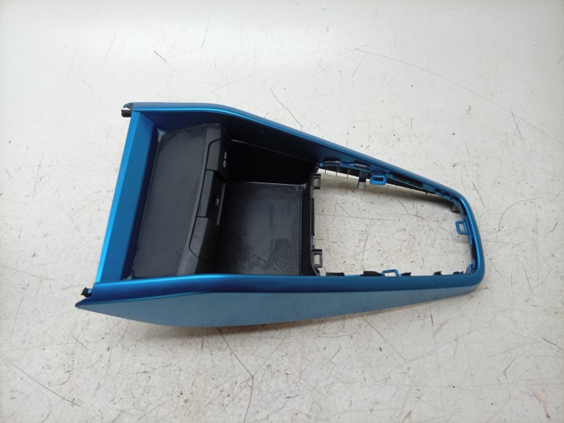 Recambio de moldura para kia stonic (yb) 1.0 t-gdi eco-dynamics+ referencia OEM IAM  84635H8000 