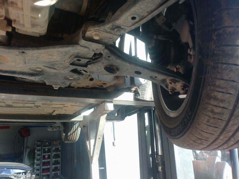 Recambio de brazo suspension inferior delantero izquierdo para ebro s400 hybrid referencia OEM IAM   