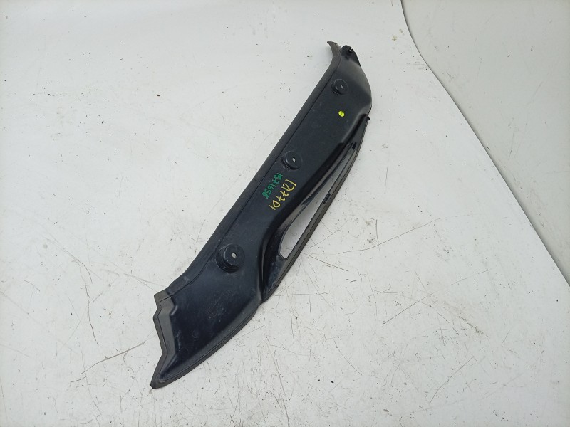 Recambio de moldura para porsche taycan (y1a) 4s referencia OEM IAM  9J1854777 