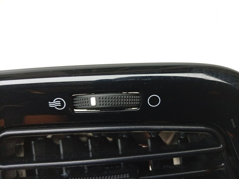 Recambio de rejilla aireadora para kia stonic (yb) 1.0 t-gdi eco-dynamics+ referencia OEM IAM  97490H8100FHV 