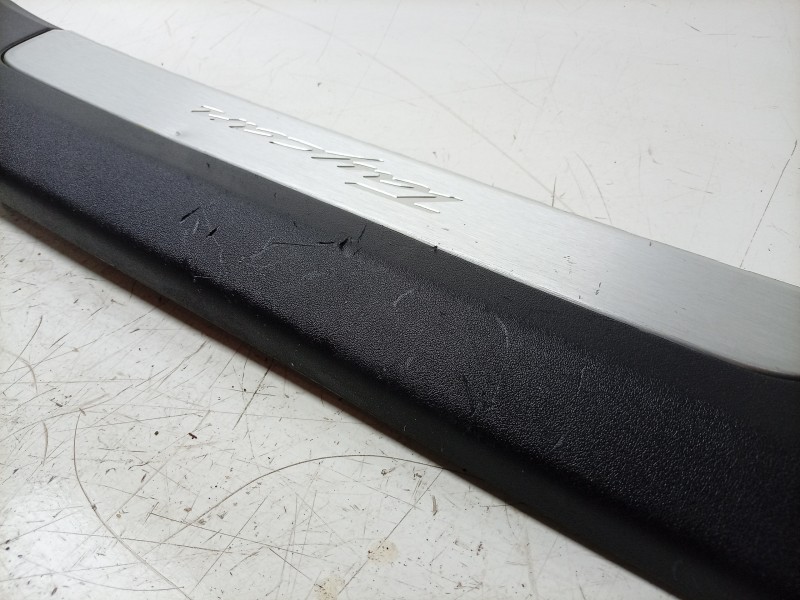 Recambio de moldura para porsche taycan (y1a) 4s referencia OEM IAM  9J1863381 