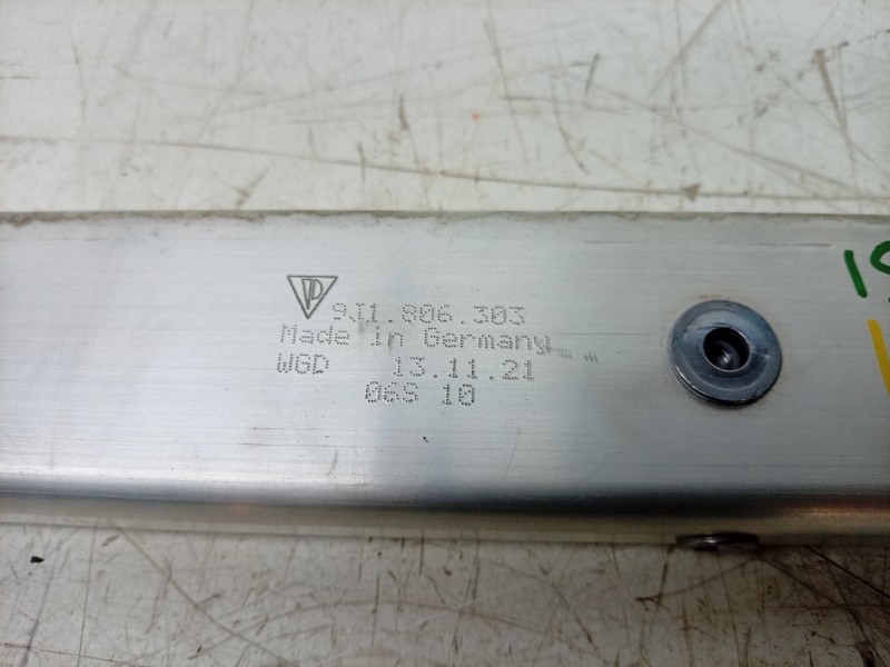 Recambio de travesaño superior para porsche taycan (y1a) 4s referencia OEM IAM  9J1806303 