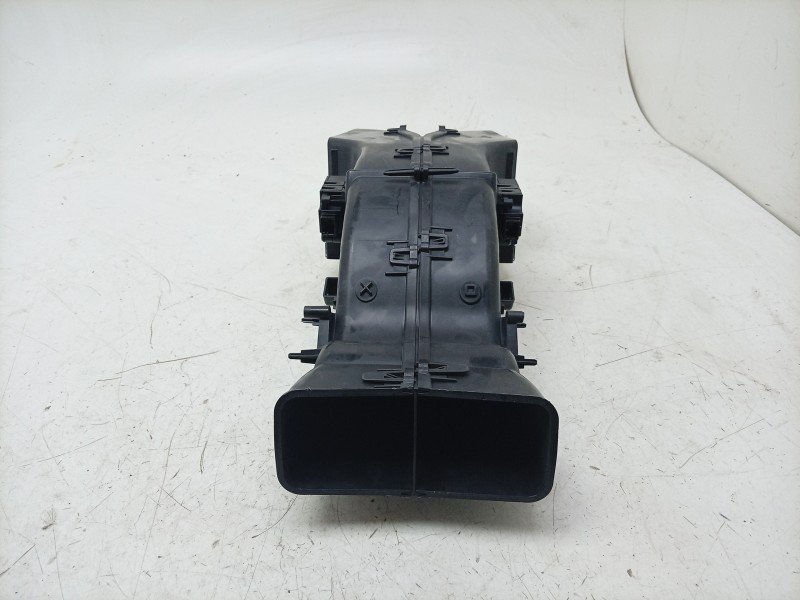 Recambio de canalizador de aire para porsche taycan (y1a) 4s referencia OEM IAM  9J1815327B 