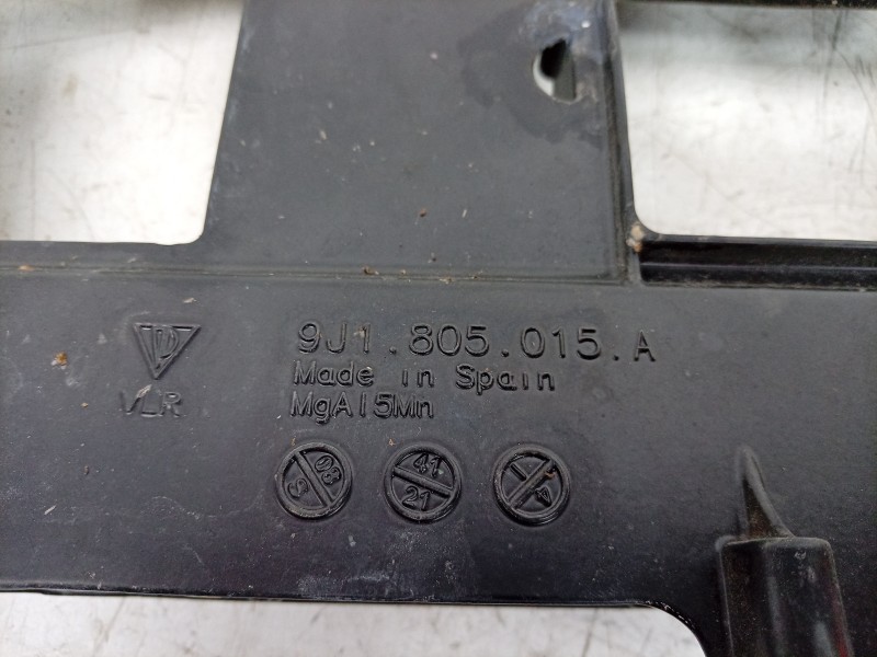 Recambio de soporte radiador para porsche taycan (y1a) 4s referencia OEM IAM  9J1805015A 
