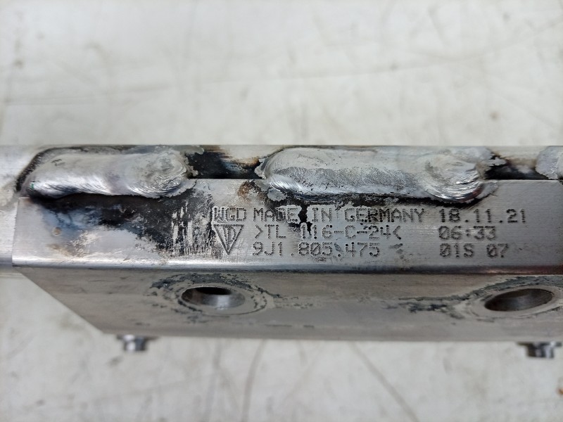 Recambio de barra estabilizadora delantera para porsche taycan (y1a) 4s referencia OEM IAM  9J1805475 