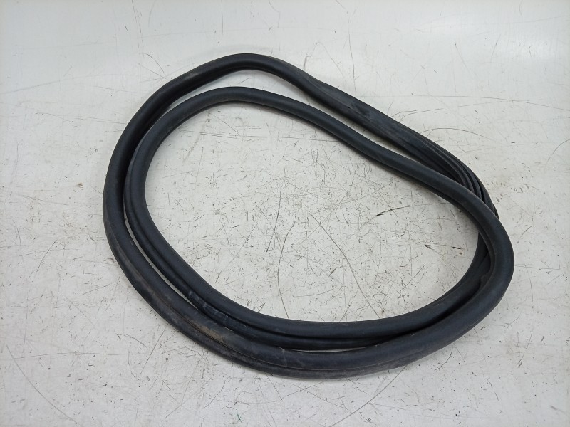 Recambio de gomas contorno puerta para porsche taycan (y1a) 4s referencia OEM IAM  9J1827705A 