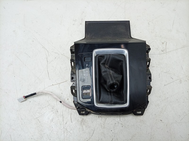 Recambio de moldura para mazda cx-5 evolution 2wd referencia OEM IAM  KB8C64341 