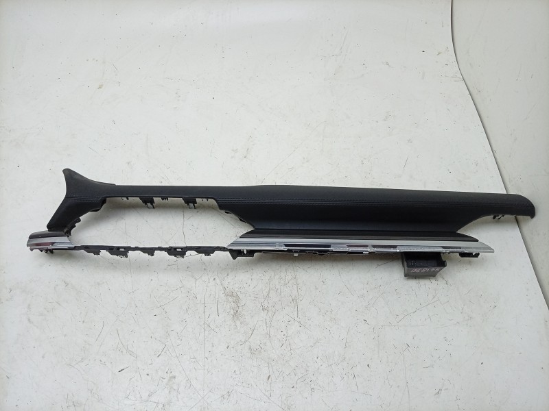 Recambio de moldura para mazda cx-5 evolution 2wd referencia OEM IAM  KB7W60371 