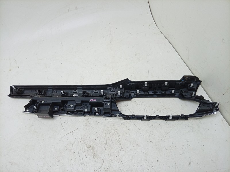 Recambio de moldura para mazda cx-5 evolution 2wd referencia OEM IAM  KB7W60371 