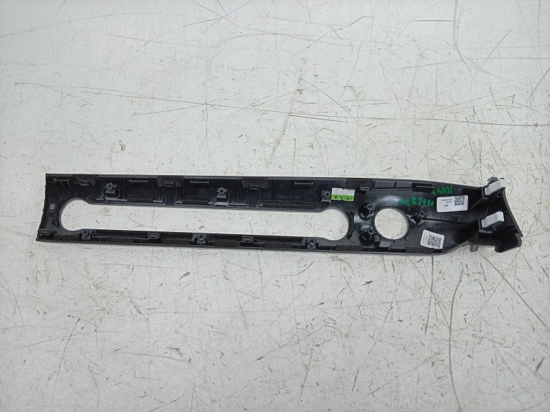 Recambio de moldura para hyundai kona (os, ose, osi) 1.6 gdi hybrid referencia OEM IAM  84704BE010 