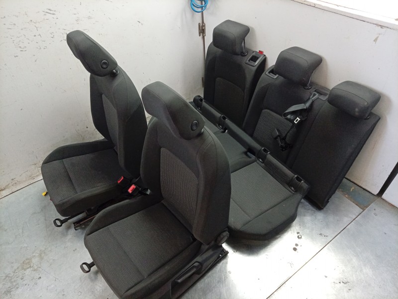Recambio de juego asientos completo para volkswagen golf viii (cd1, da1) 1.0 tsi referencia OEM IAM  5H0881405P 