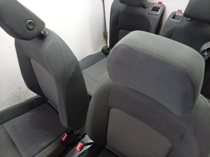 Recambio de juego asientos completo para volkswagen golf viii (cd1, da1) 1.0 tsi referencia OEM IAM  5H0881405P 