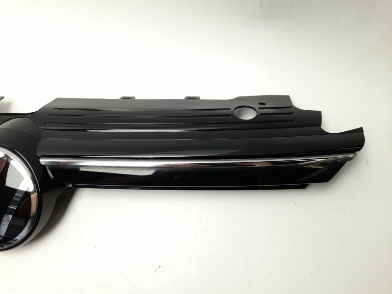 Recambio de rejilla delantera para volkswagen golf viii (cd1, da1) 1.0 tsi referencia OEM IAM  5H0853651N 107238205/2401526/VG41