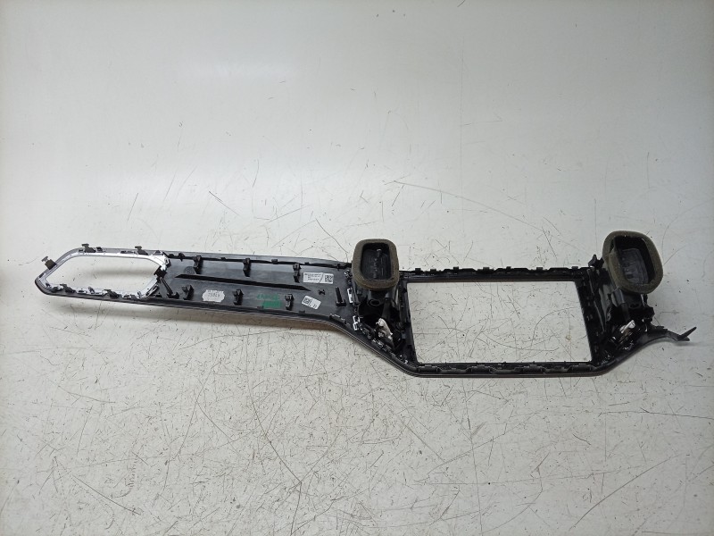Recambio de moldura para volkswagen t-roc (a11, d11) 1.0 tsi referencia OEM IAM  2GA858416 